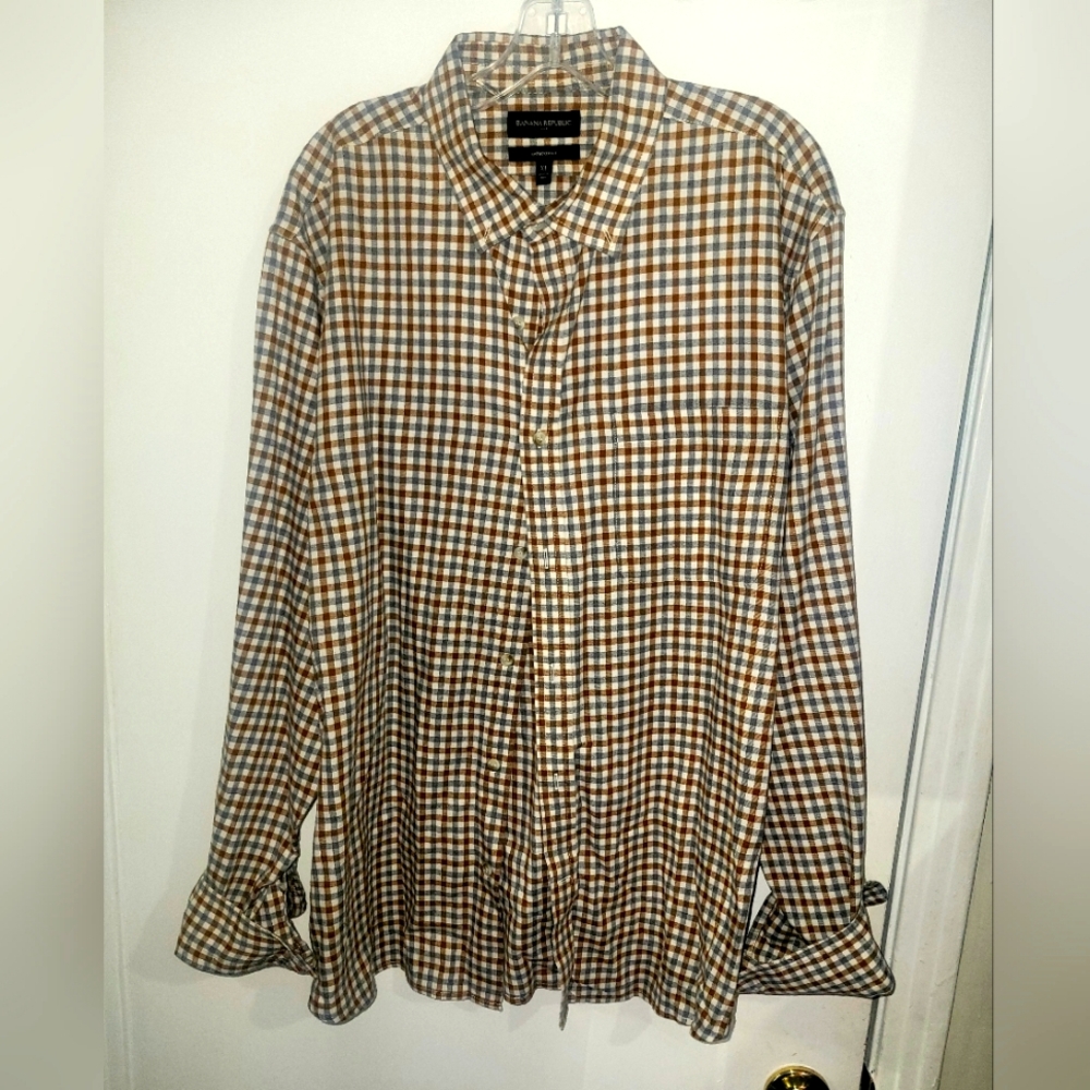 Banana Republic Men's Brown Checkered Shirt